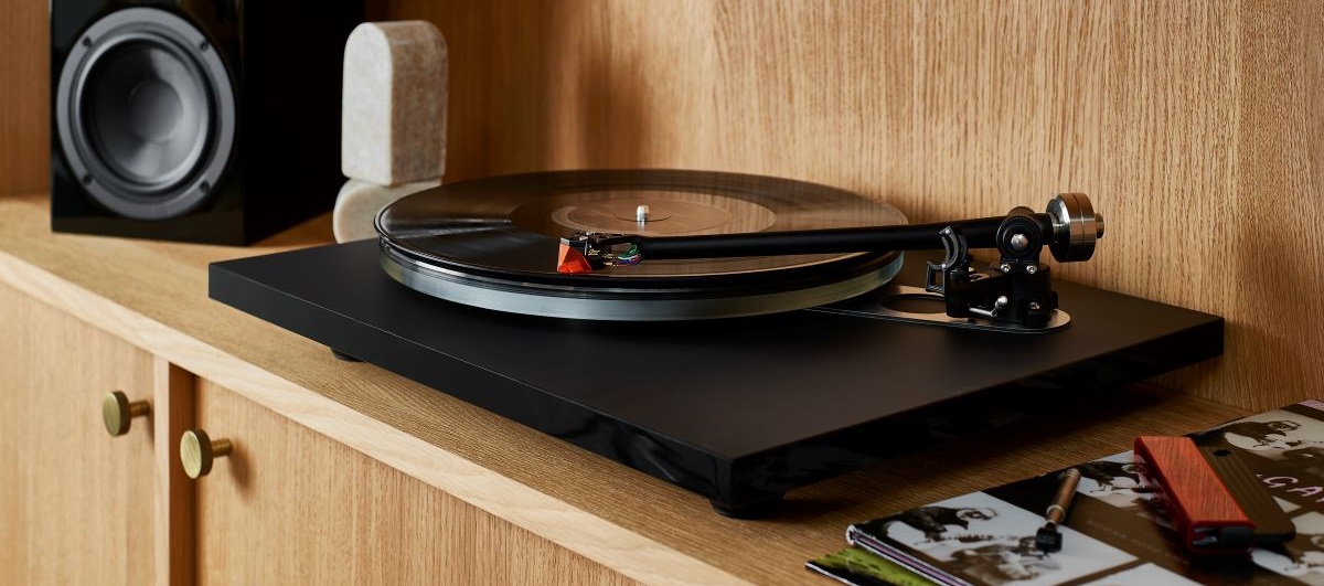 Ortofon 2MR Bronze on a Rega turntable